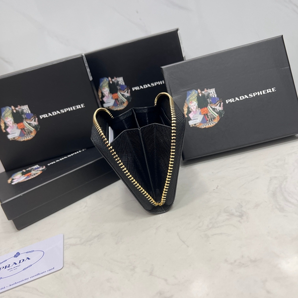 プラダ財布コピー全体デザイン